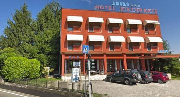 Aries Lesa Exterior foto