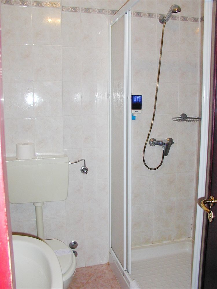 Aries Lesa Exterior foto